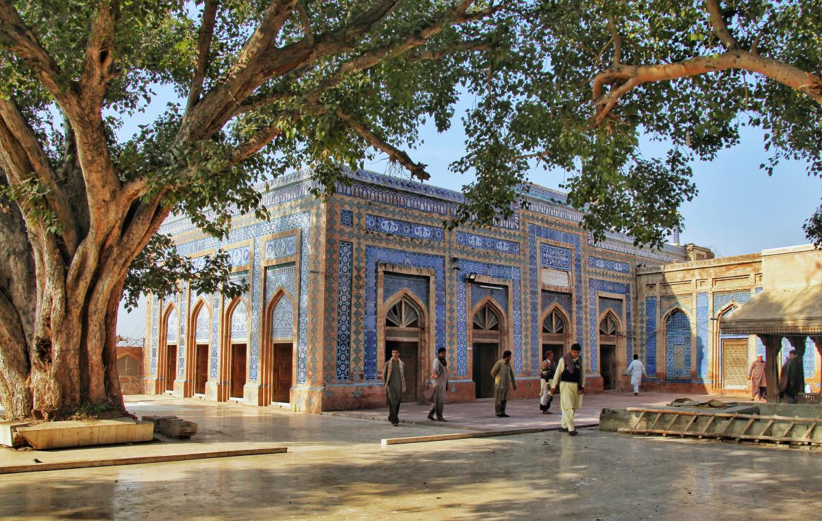 Graf en moskee Jalaluddin Surkh Bukhari