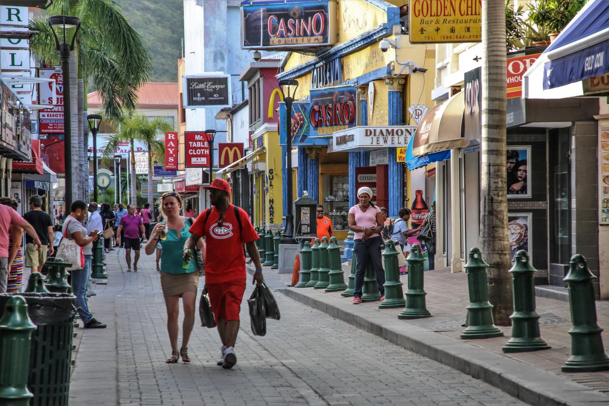 Font Street in Philipsburg is een winkel-wandelstraat.