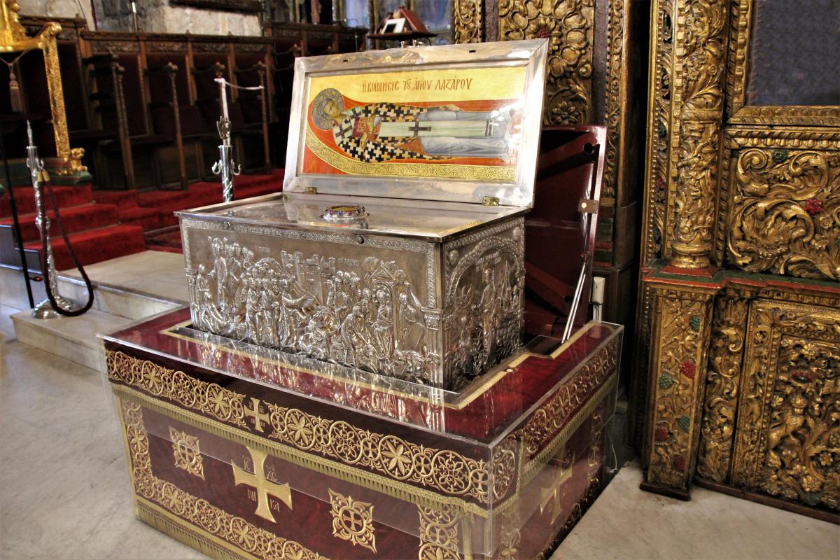 Gebeente van Lazarus in de kerk