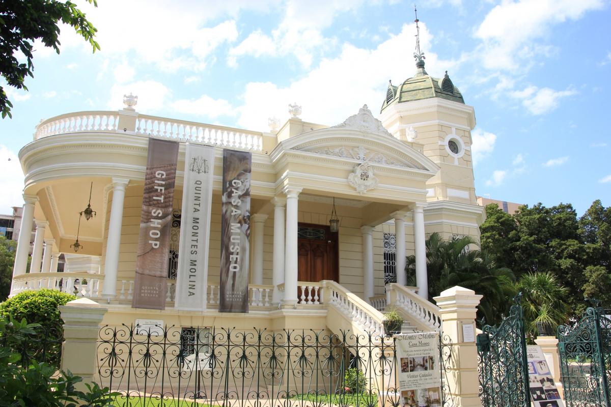 Buitenkant van het Montes Molino museum