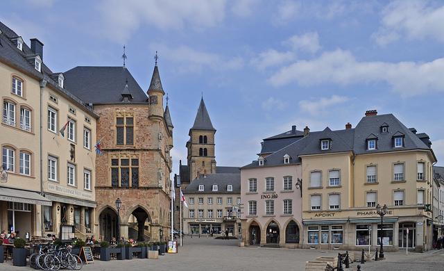 Echternach is beroemd voor zijn processie, maar heeft ook een knus marktplein.