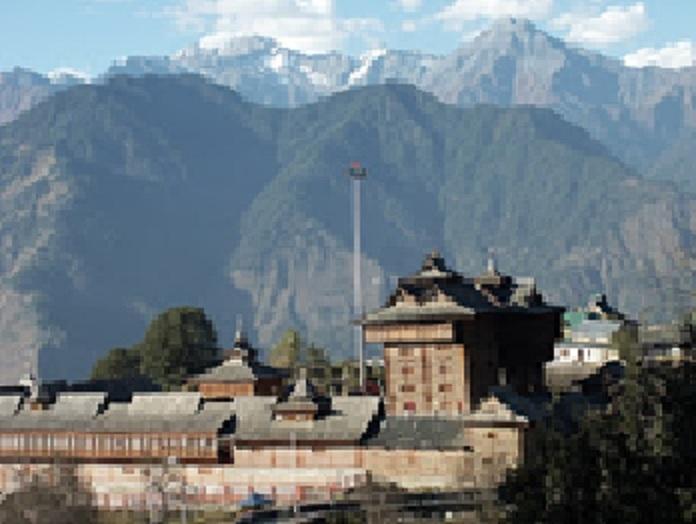 Tempel in het reusachtige Himalaya-gebergte.