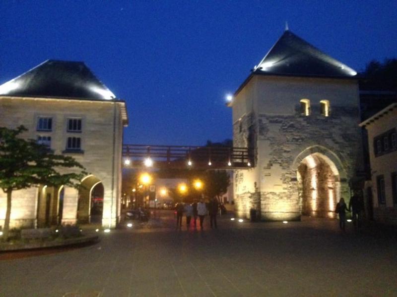 2 torentjes aan de rand van het kleine centrum, richting ons hotel.