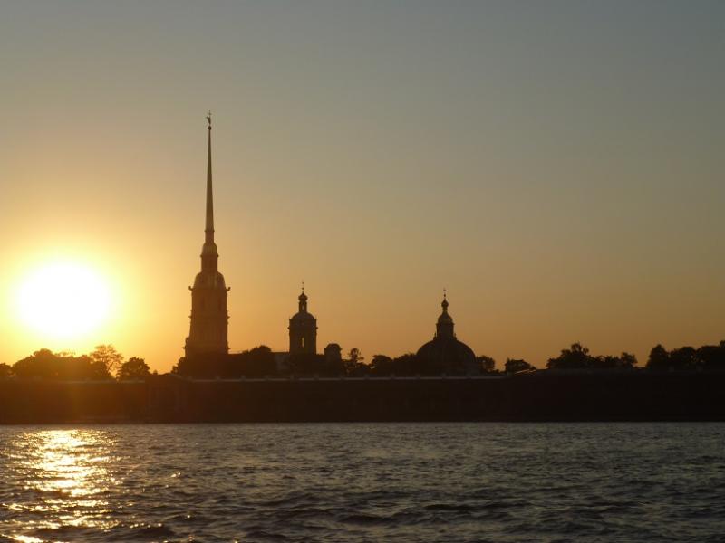 Petrus en Paulus vesting bij zonsondergang.