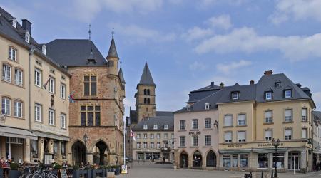 Echternach is beroemd voor zijn processie, maar heeft ook een knus marktplein.